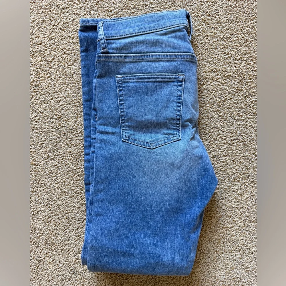 Boys/Girls Size 14 Blue Jeans Distressed  NWOT